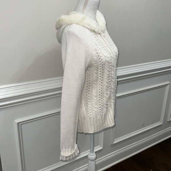 Ann Taylor Loft Knitted White Zip Up w/ Faux Fur hood Sweater Jacket Sz L - Picture 3 of 8